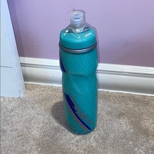 camelbak new water bottle 25oz